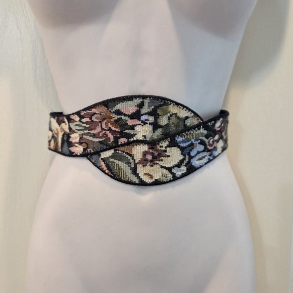 Floral Tapestry Wrap Belt - Picture 2 of 9